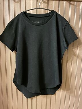 From Frank & Eileen, known for effortless California luxury basics.